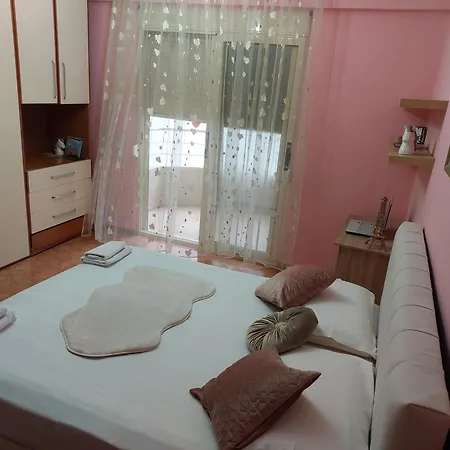 Apartment In Center *